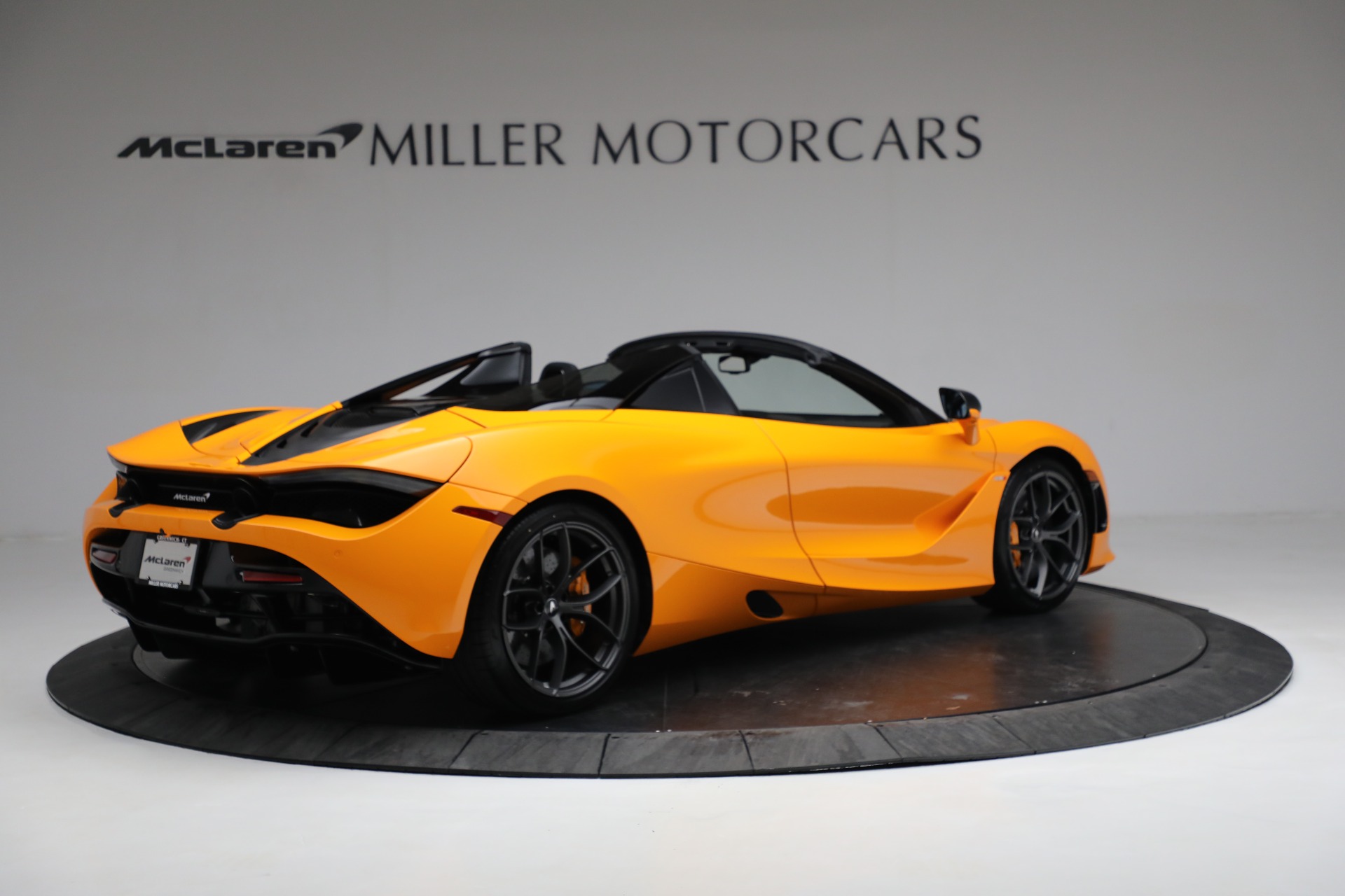 New-2022-McLaren-720S-Spider-Performance