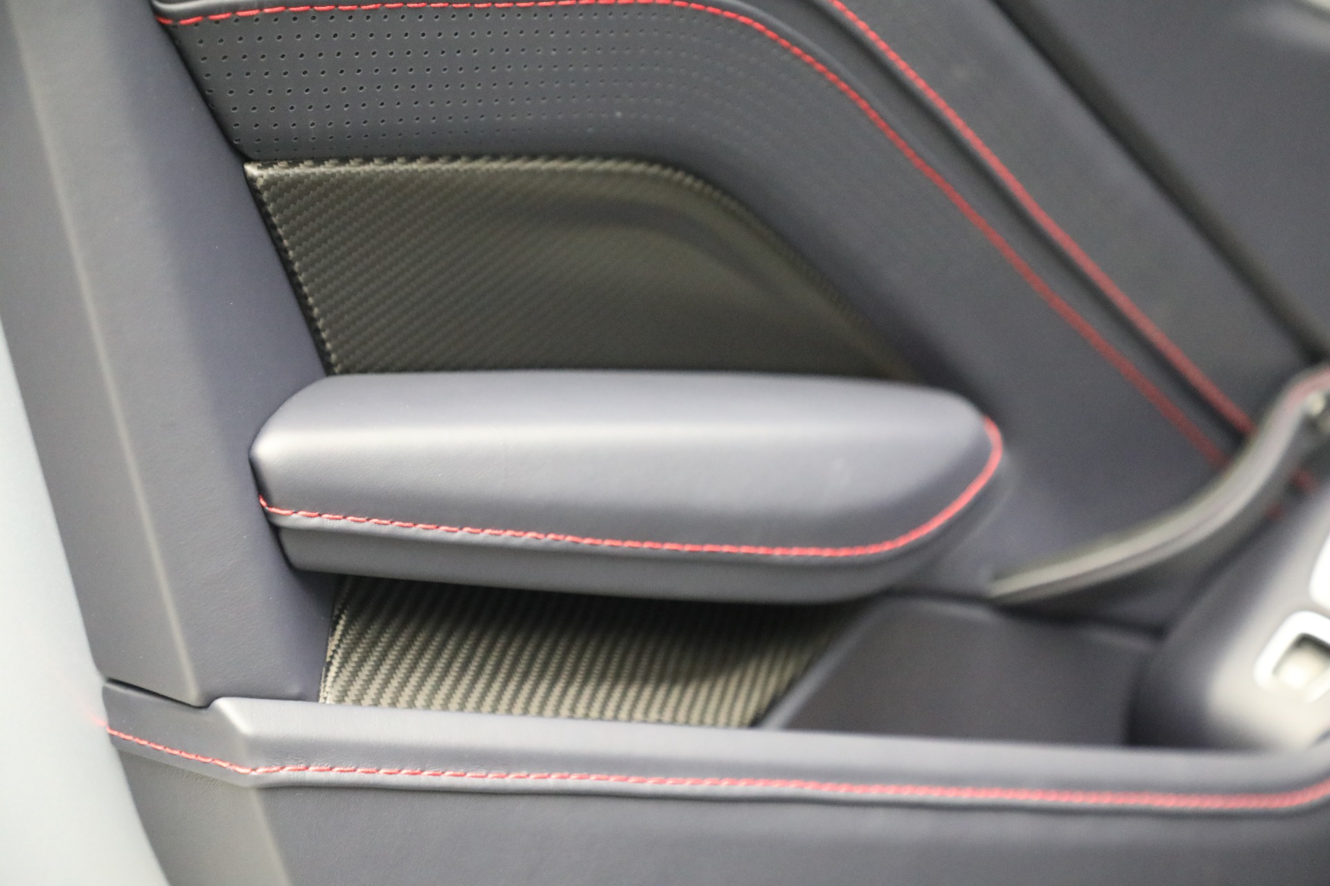 Used-2023-Aston-Martin-Vantage-Roadster