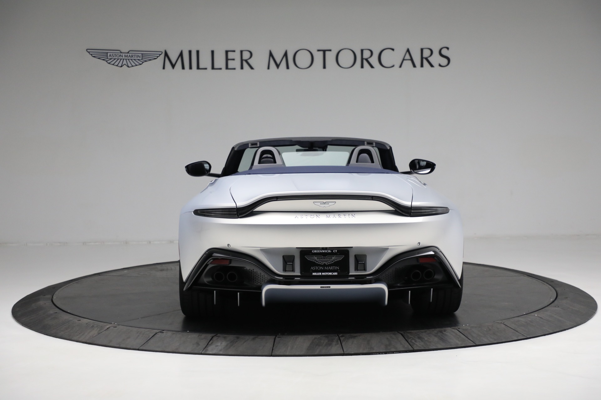 Used-2023-Aston-Martin-Vantage-Roadster