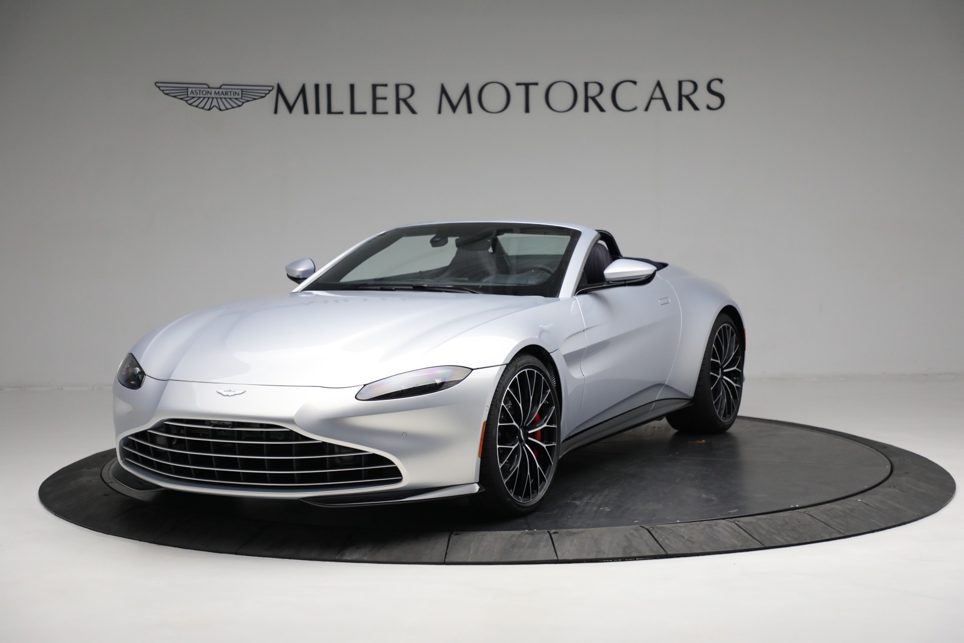 Used-2023-Aston-Martin-Vantage-Roadster