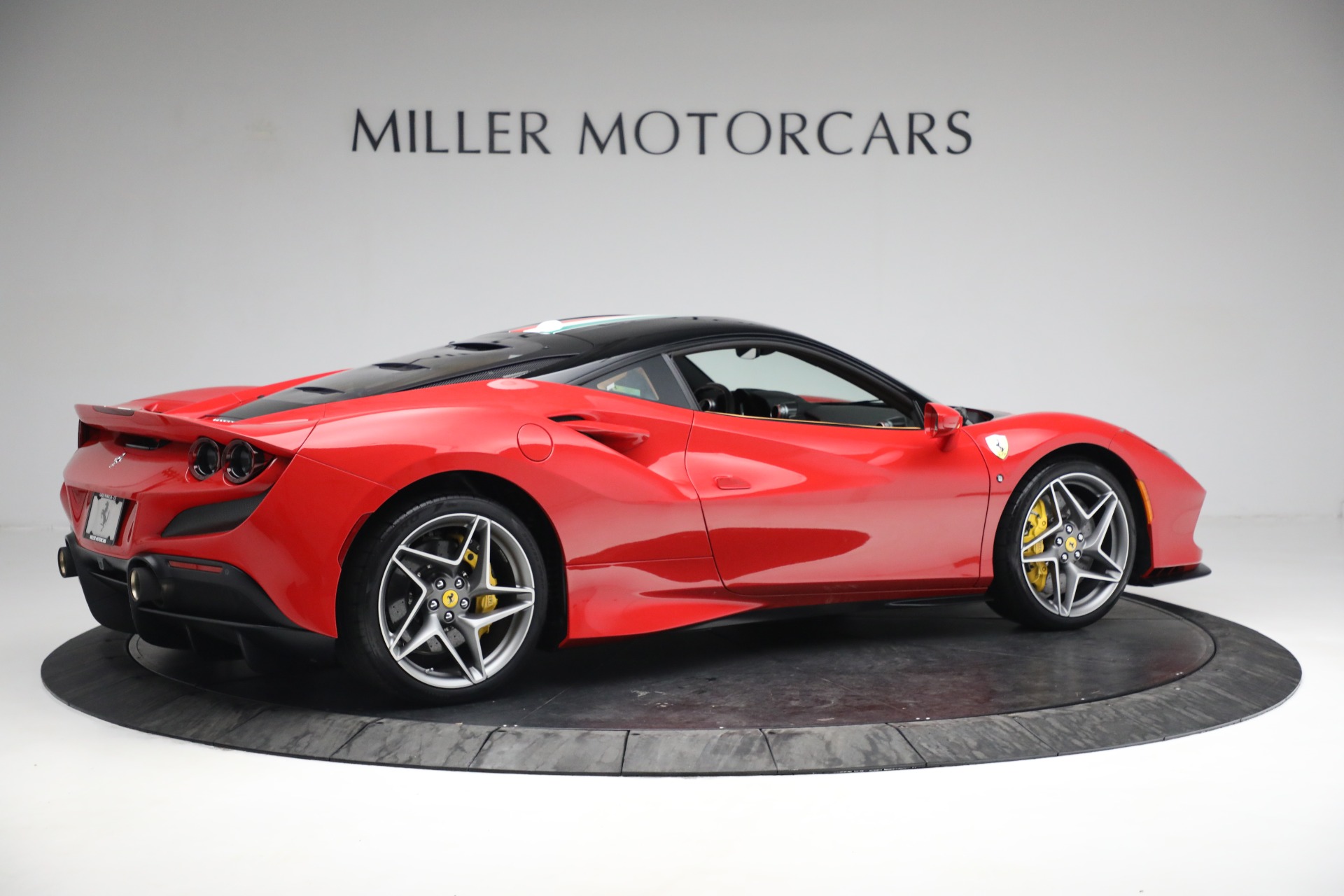 Used-2021-Ferrari-F8-Tributo