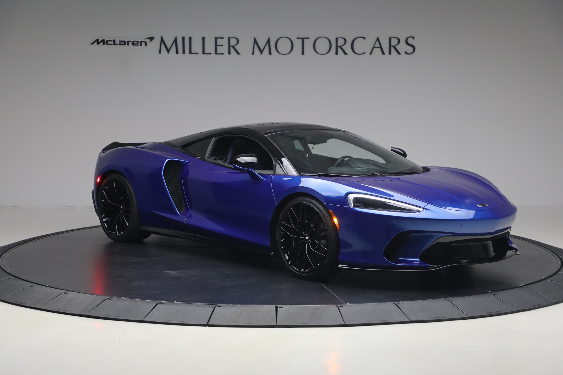 Used-2023-McLaren-GT-Luxe