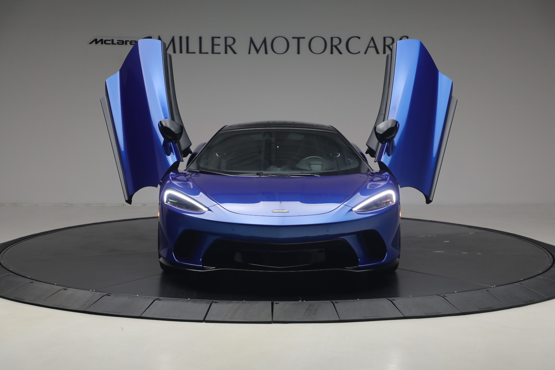 Used-2023-McLaren-GT-Luxe