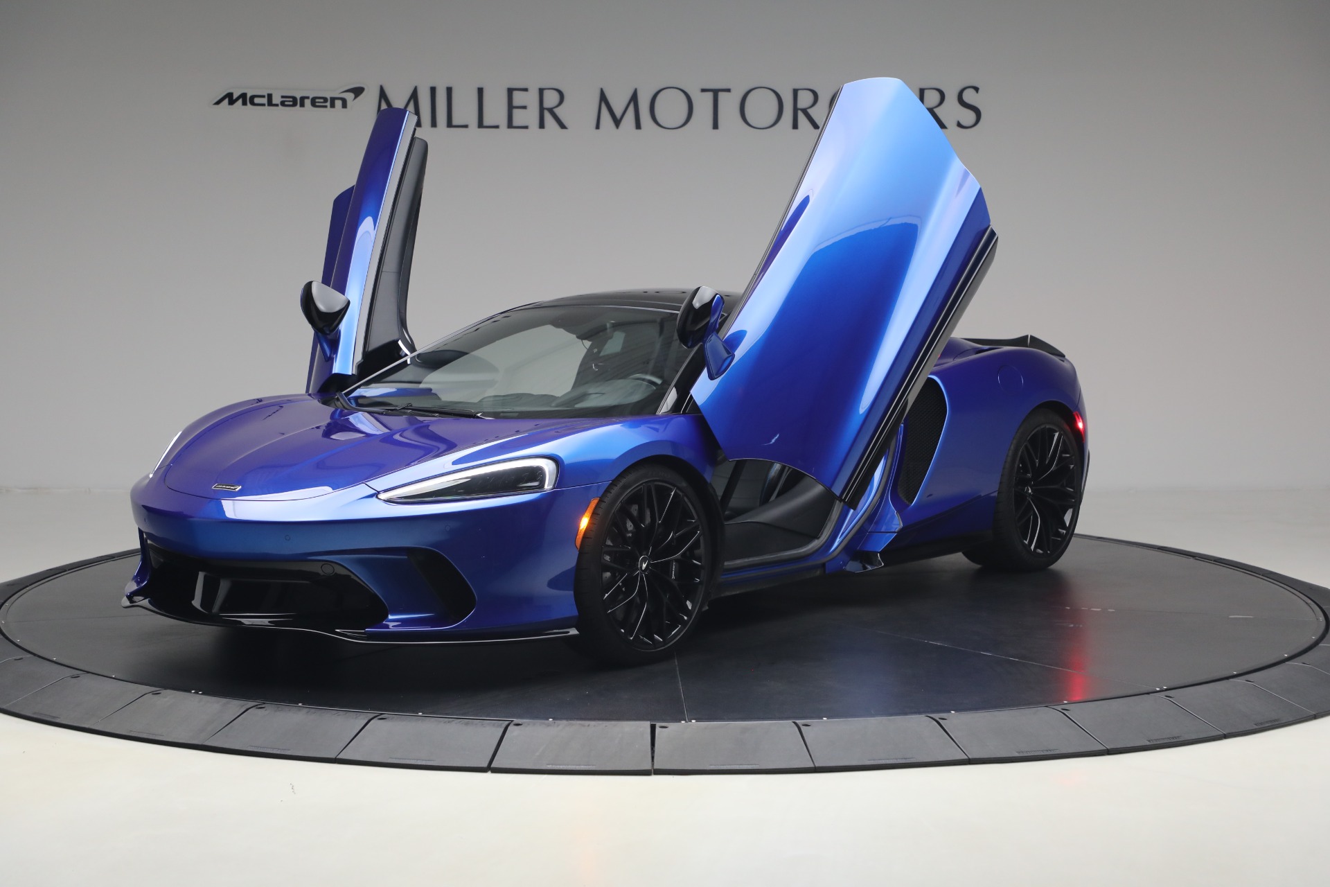 Used-2023-McLaren-GT-Luxe