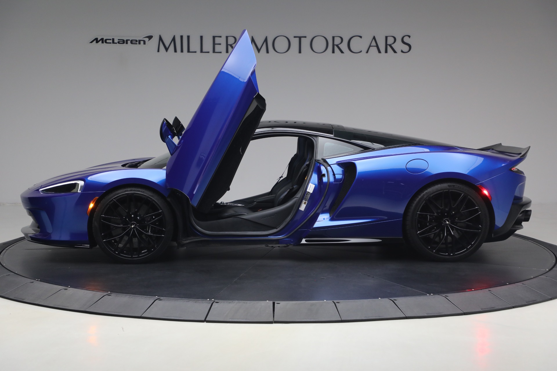 Used-2023-McLaren-GT-Luxe