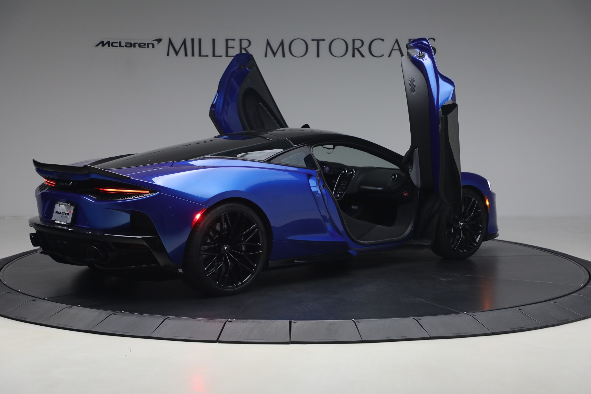 Used-2023-McLaren-GT-Luxe