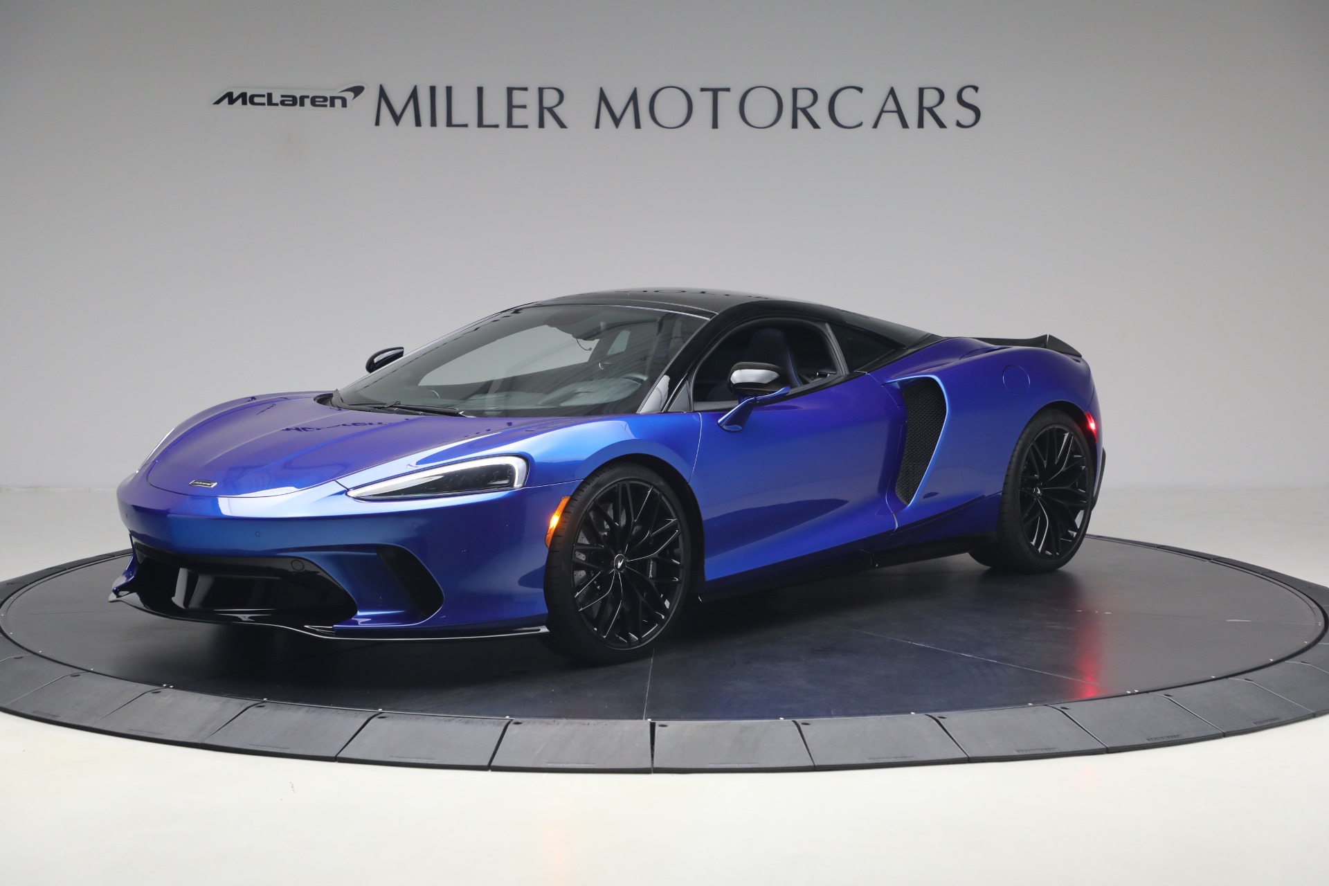 Used-2023-McLaren-GT-Luxe