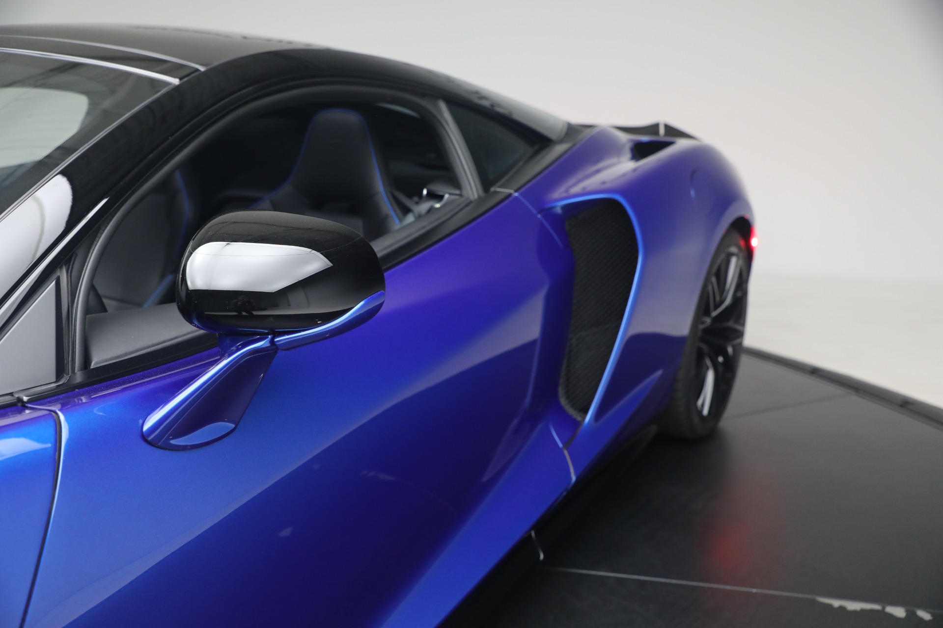 Used-2023-McLaren-GT-Luxe
