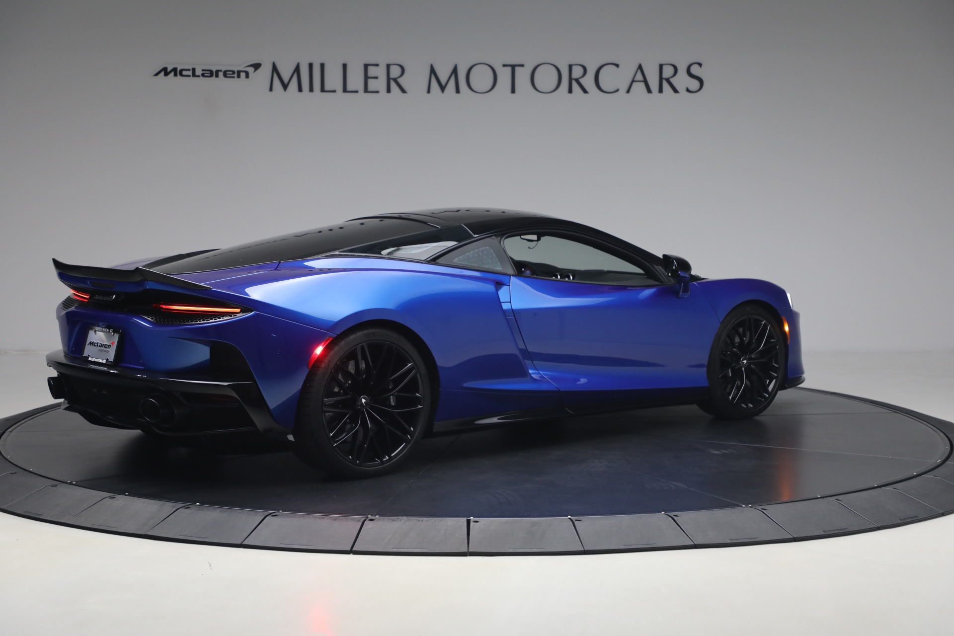 Used-2023-McLaren-GT-Luxe