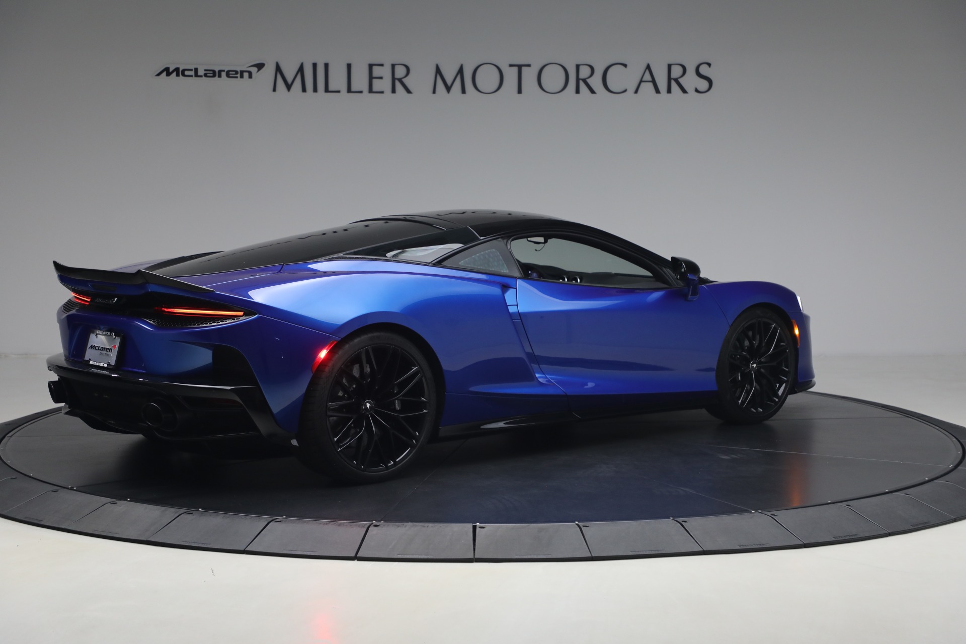 Used-2023-McLaren-GT-Luxe