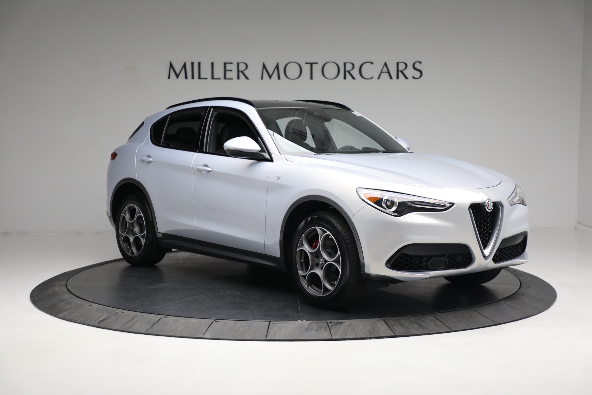 New-2022-Alfa-Romeo-Stelvio-Ti