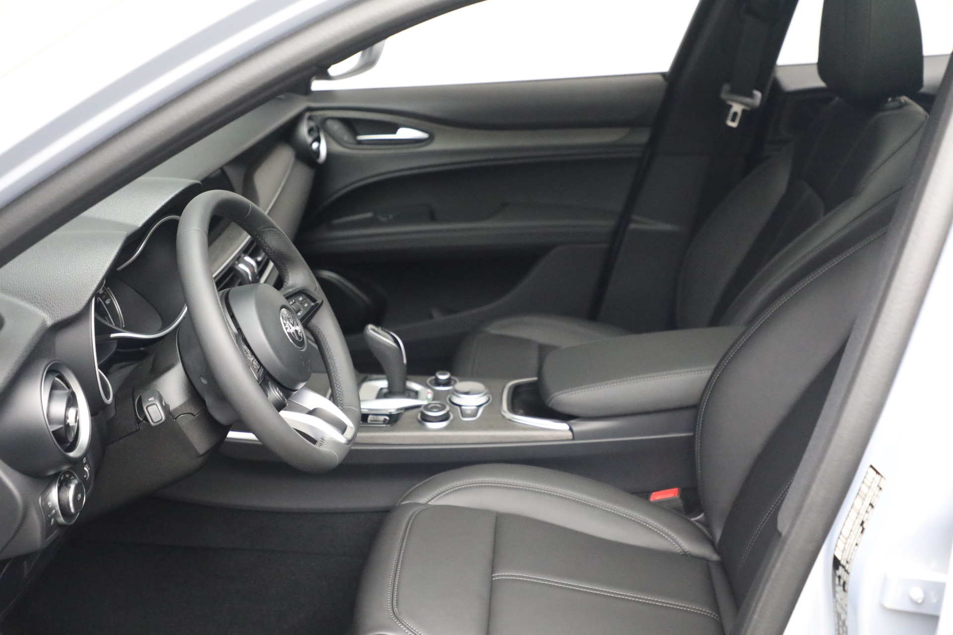 New-2022-Alfa-Romeo-Stelvio-Ti