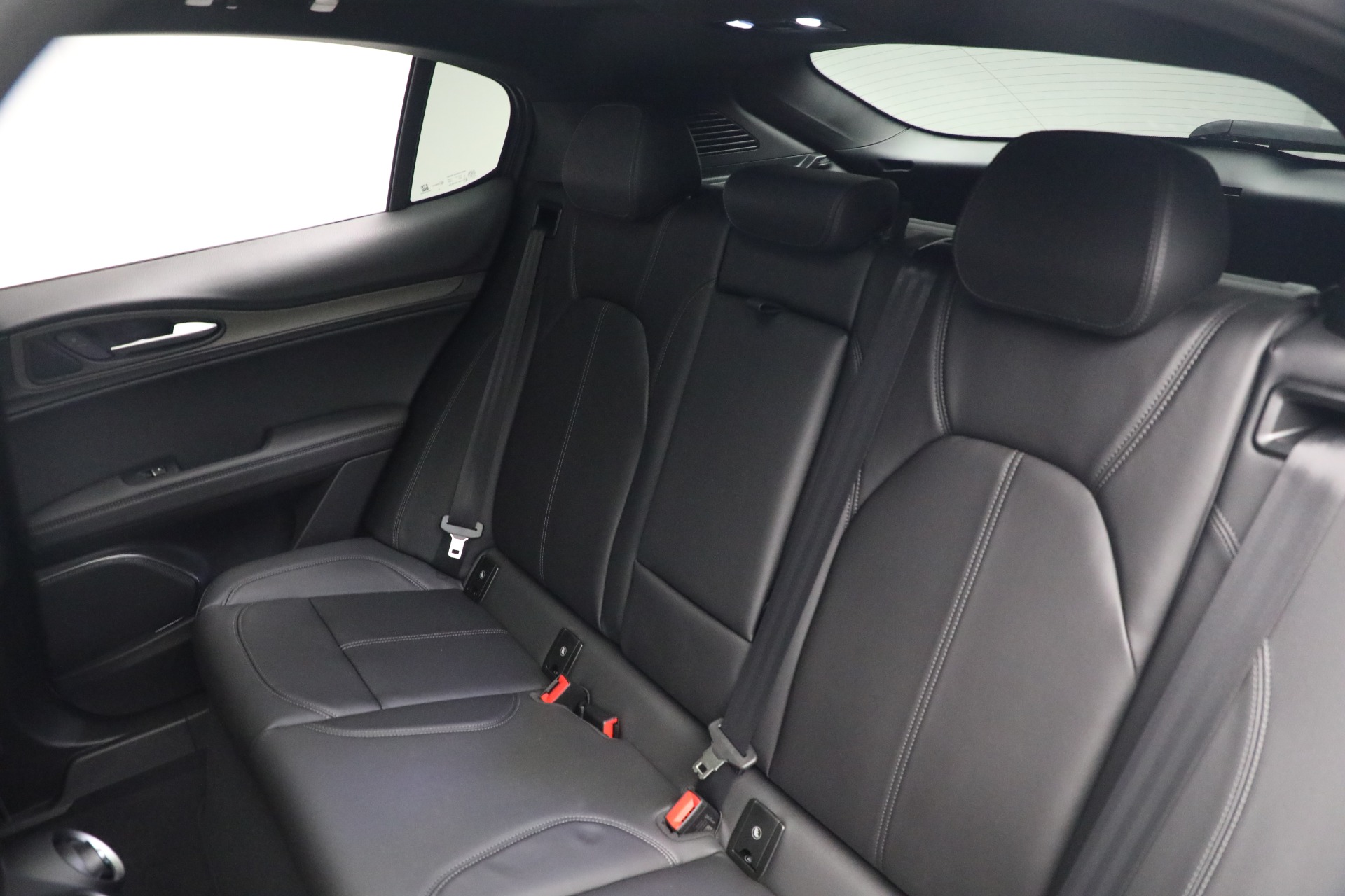 New-2022-Alfa-Romeo-Stelvio-Ti