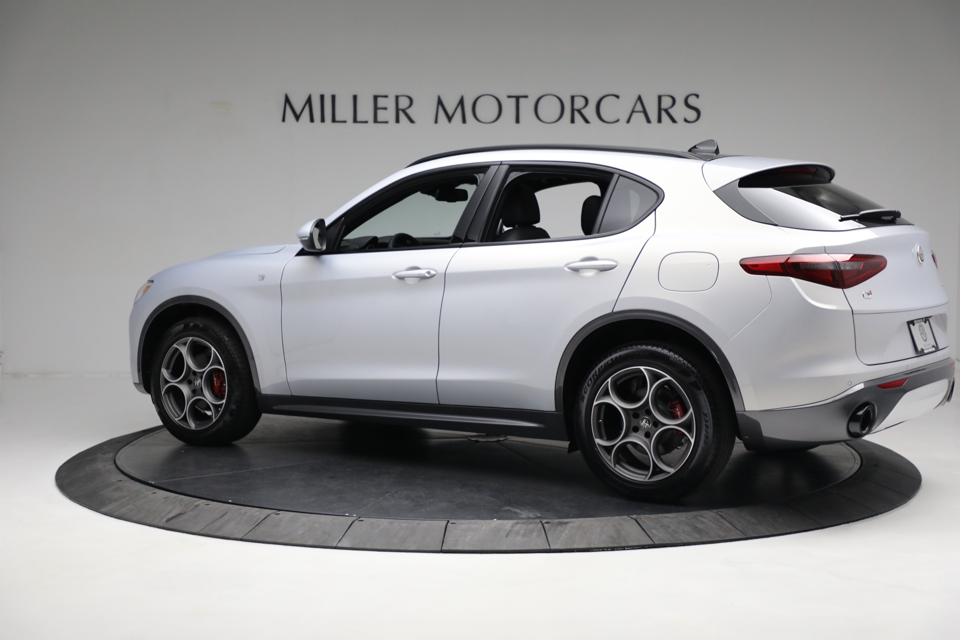 New-2022-Alfa-Romeo-Stelvio-Ti