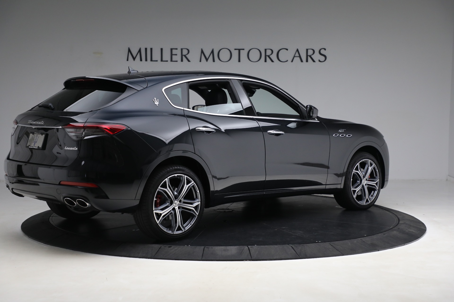 New-2023-Maserati-Levante-GT