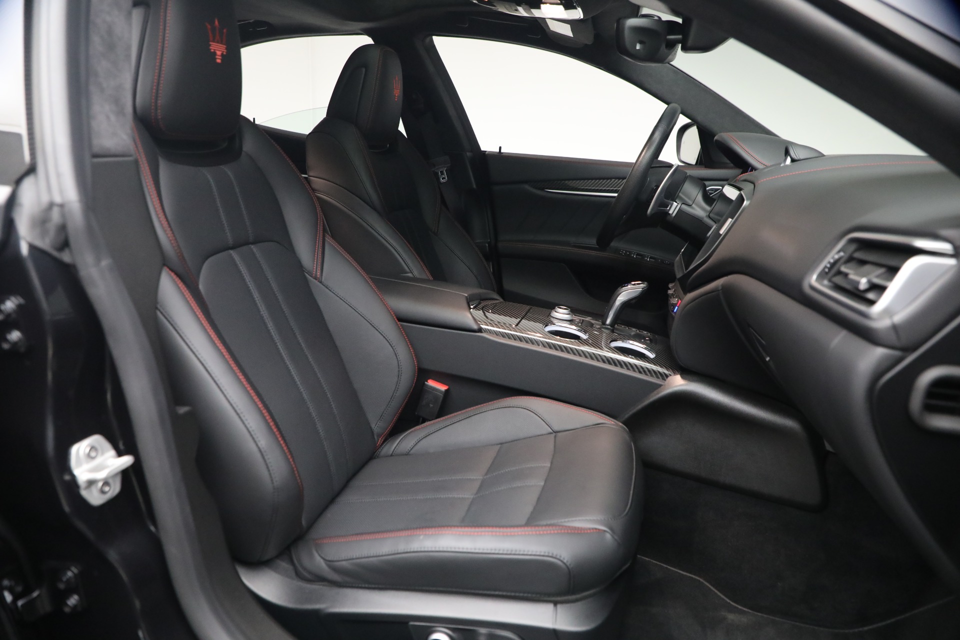 Used-2023-Maserati-Ghibli-Modena-Q4