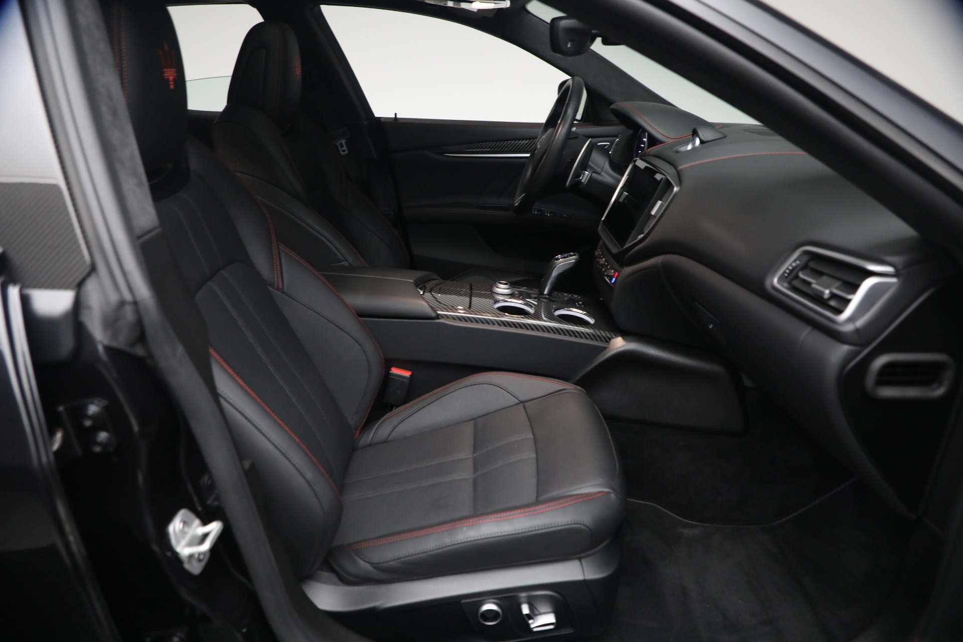 Used-2023-Maserati-Ghibli-Modena-Q4