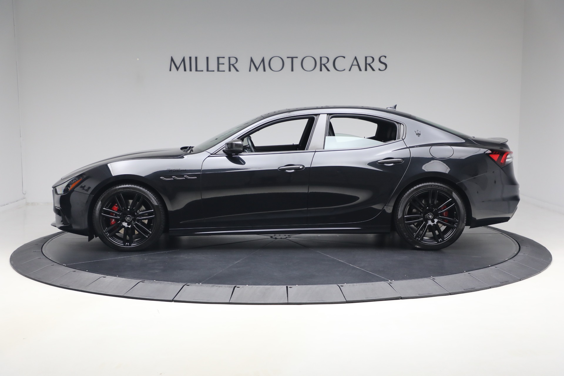 Used-2023-Maserati-Ghibli-Modena-Q4