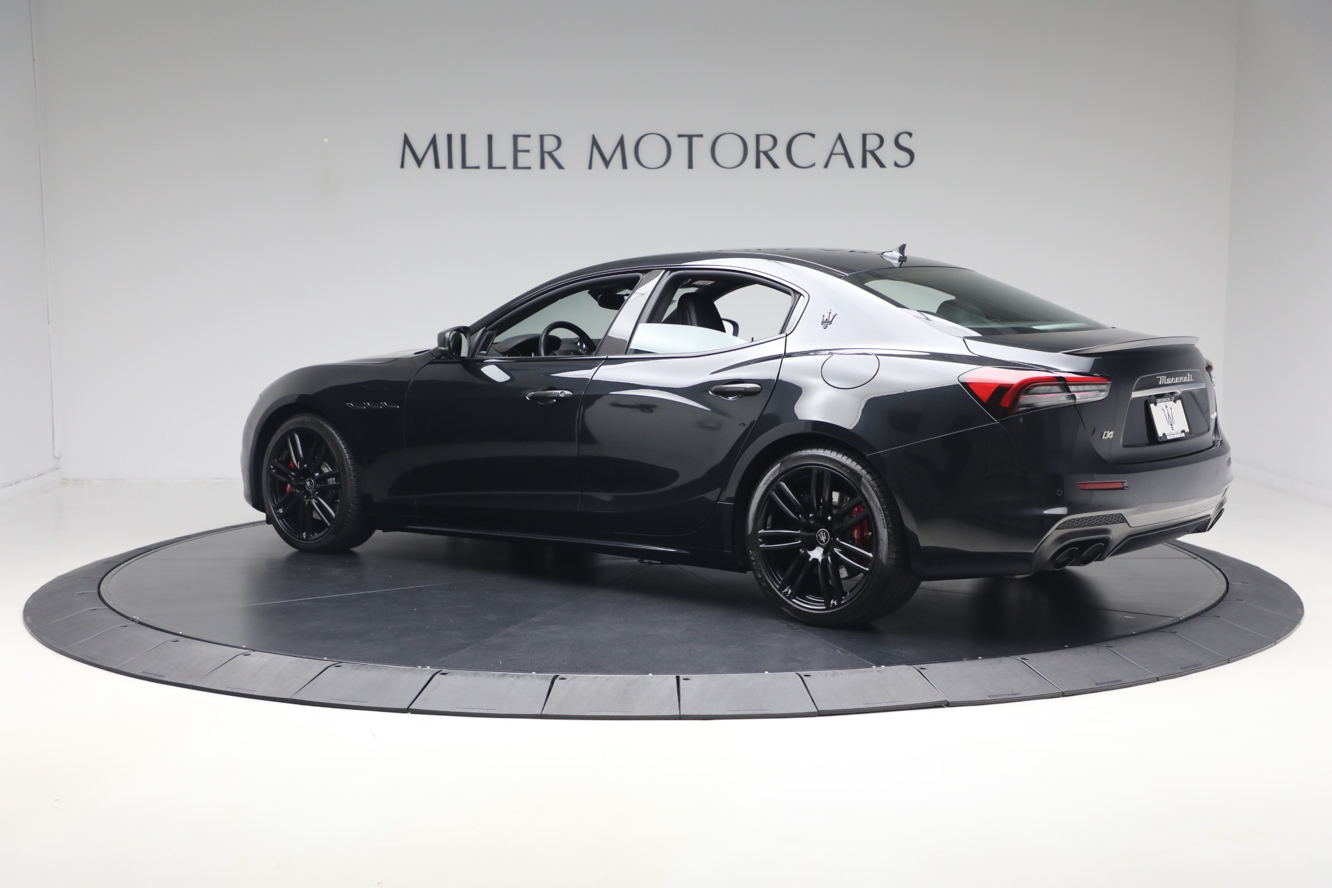 Used-2023-Maserati-Ghibli-Modena-Q4