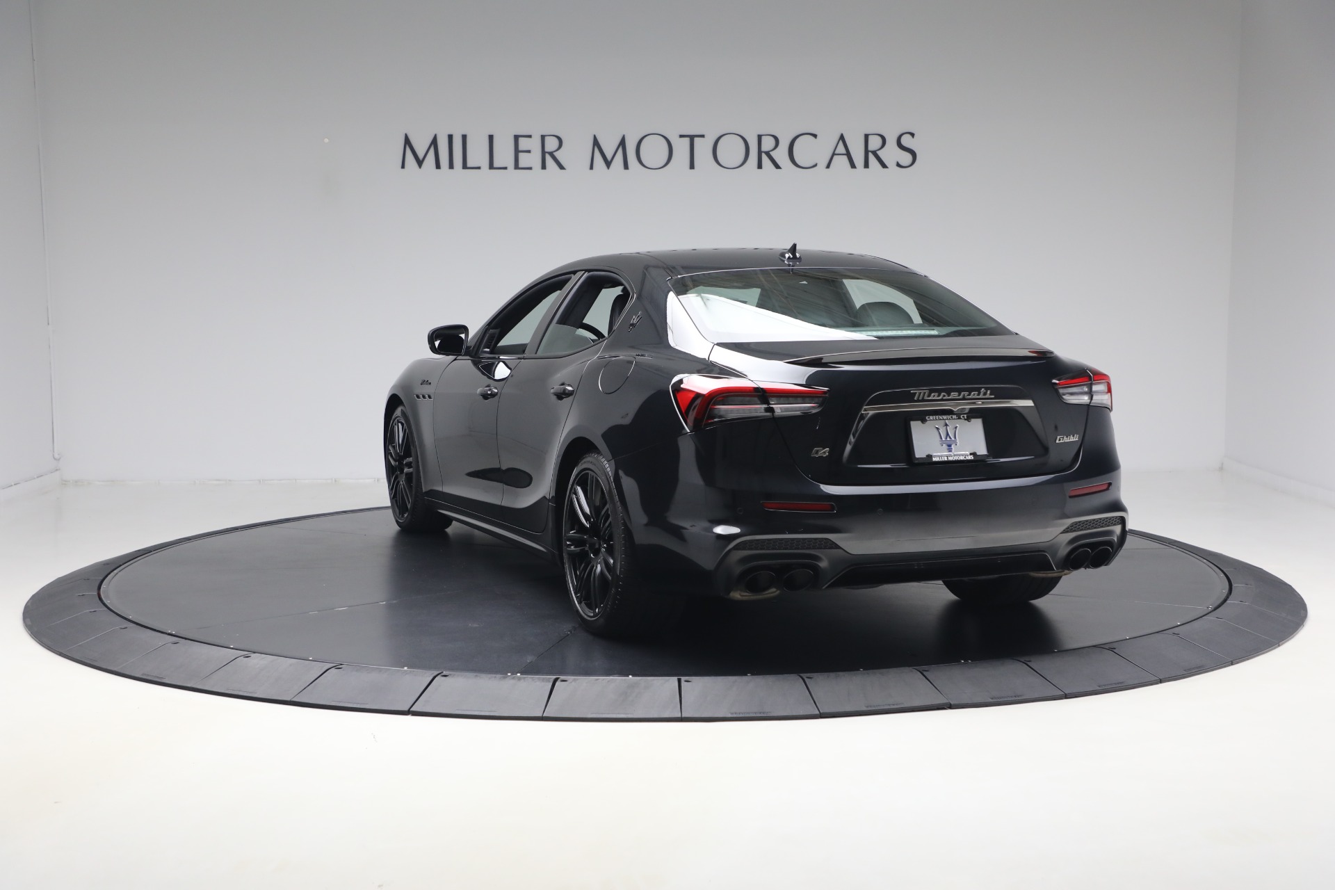 Used-2023-Maserati-Ghibli-Modena-Q4