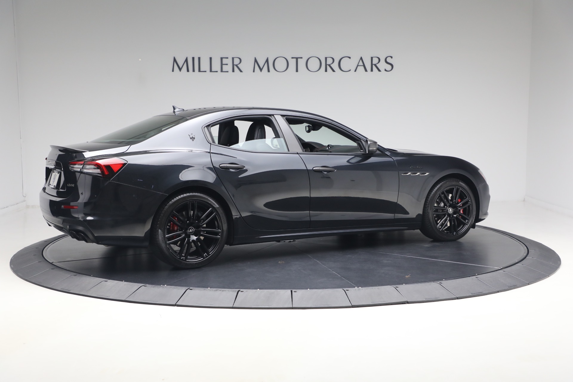 Used-2023-Maserati-Ghibli-Modena-Q4