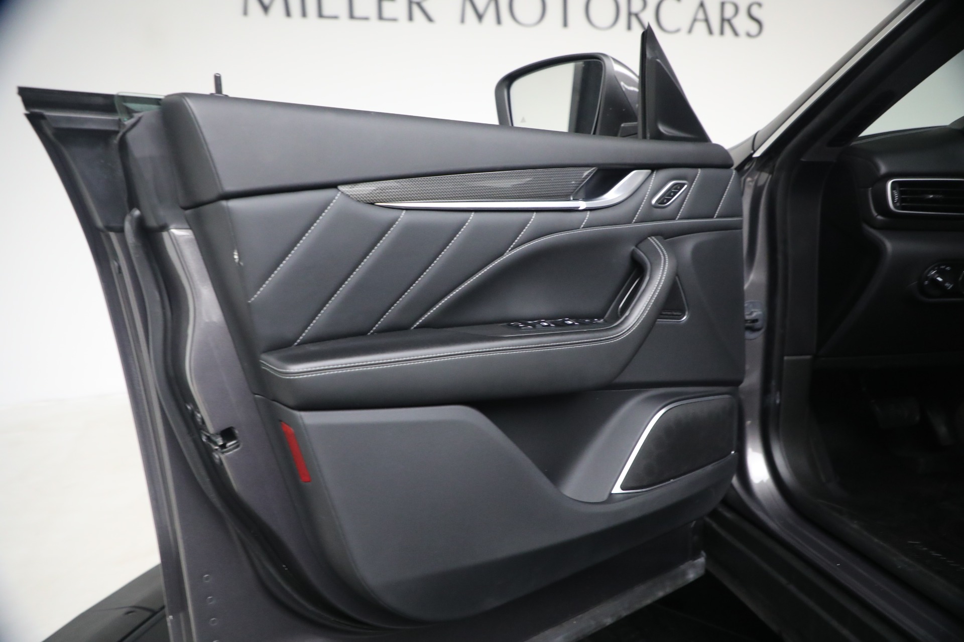 Used-2023-Maserati-Levante-GT