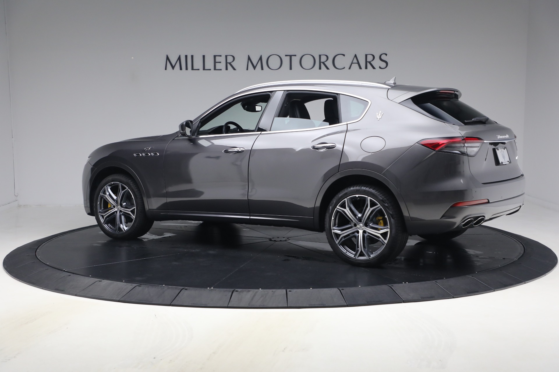 Used-2023-Maserati-Levante-GT