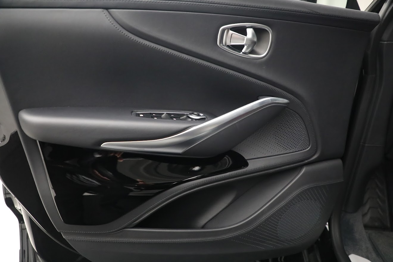 Used-2023-Aston-Martin-DBX-707