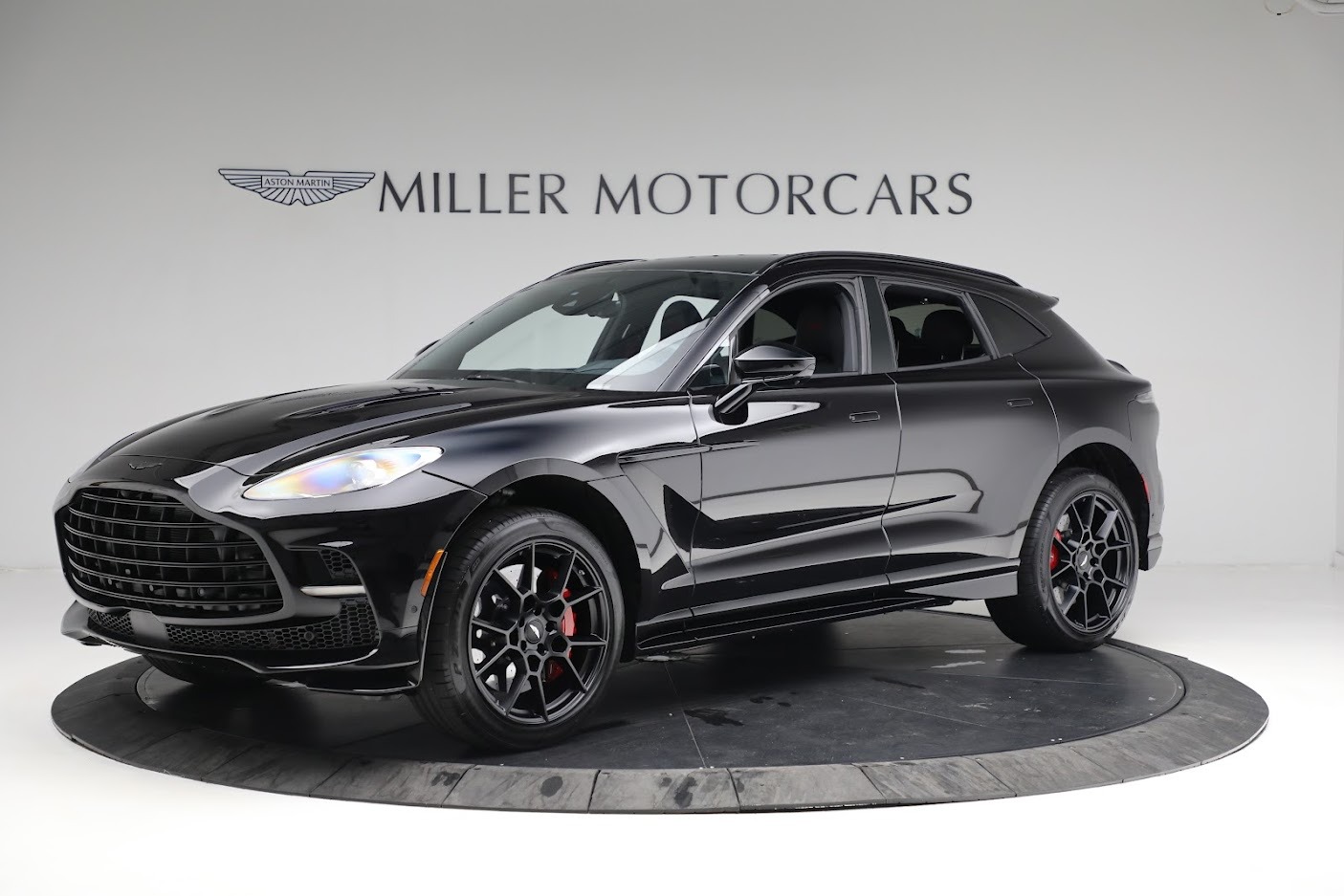 Used-2023-Aston-Martin-DBX-707