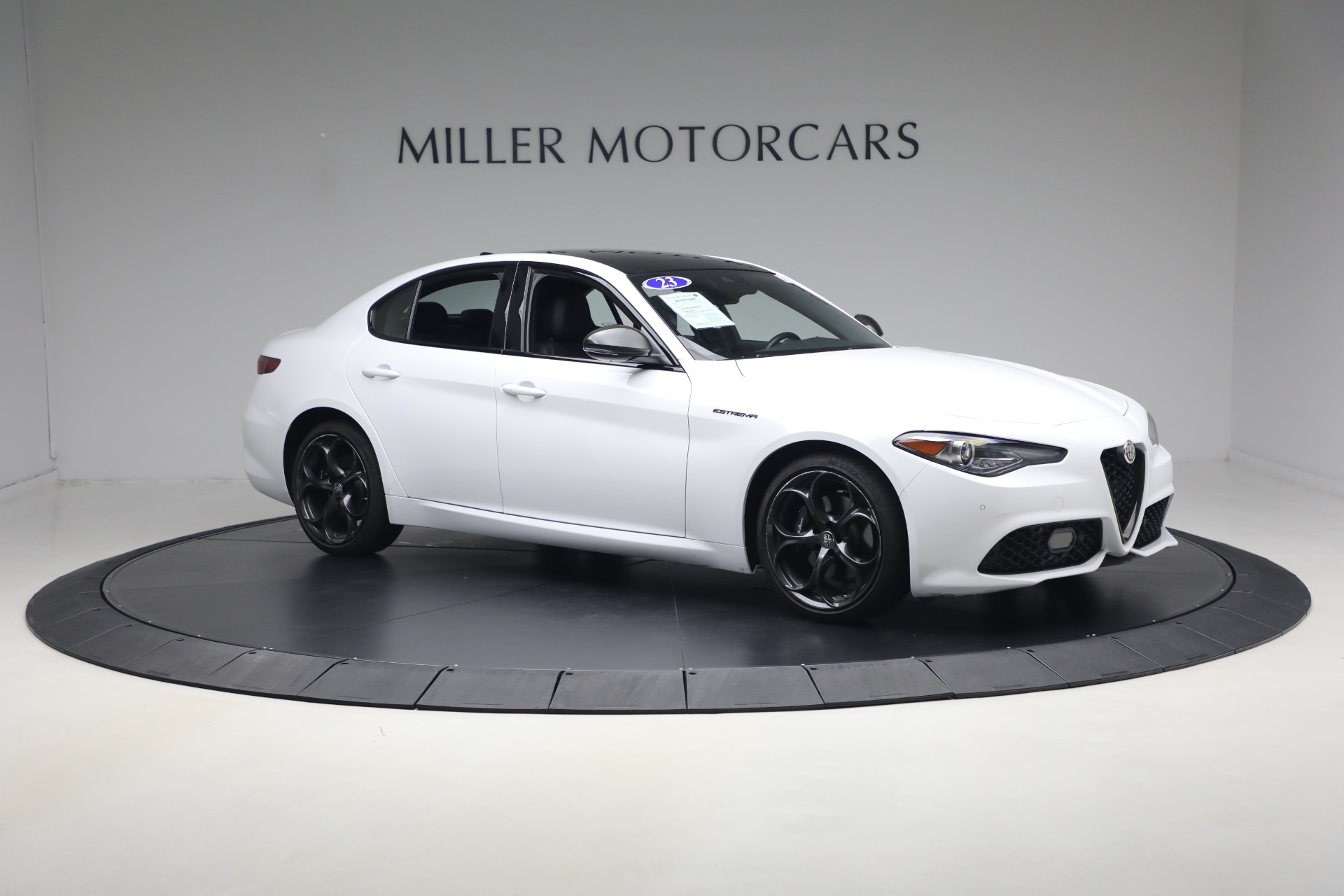 Used-2023-Alfa-Romeo-Giulia-Estrema