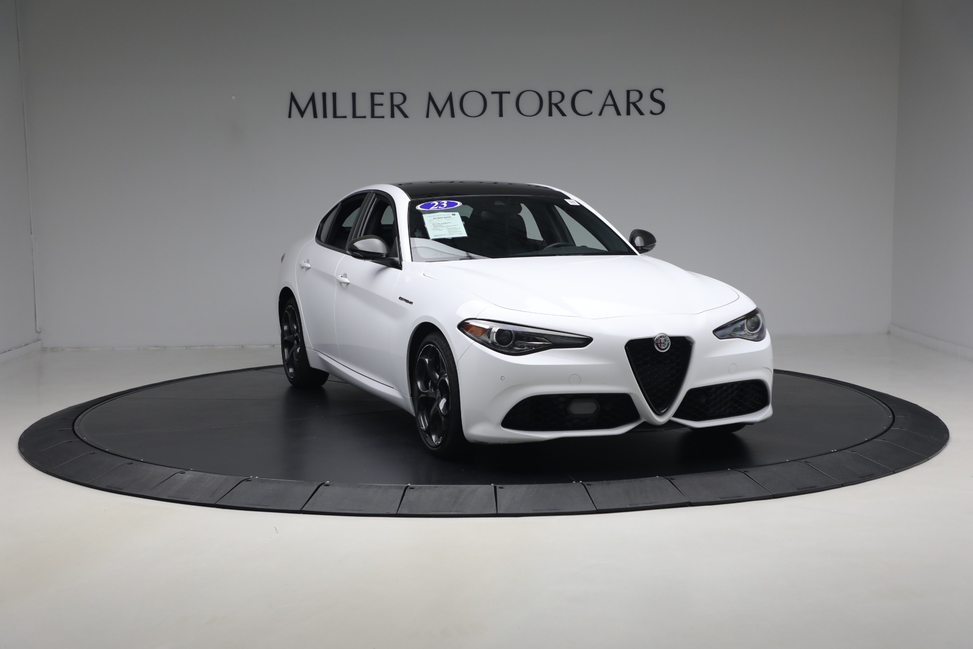 Used-2023-Alfa-Romeo-Giulia-Estrema