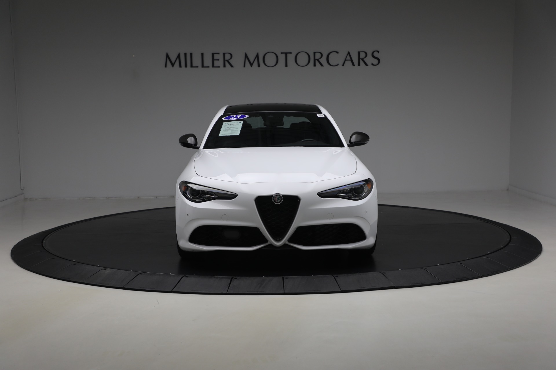 Used-2023-Alfa-Romeo-Giulia-Estrema