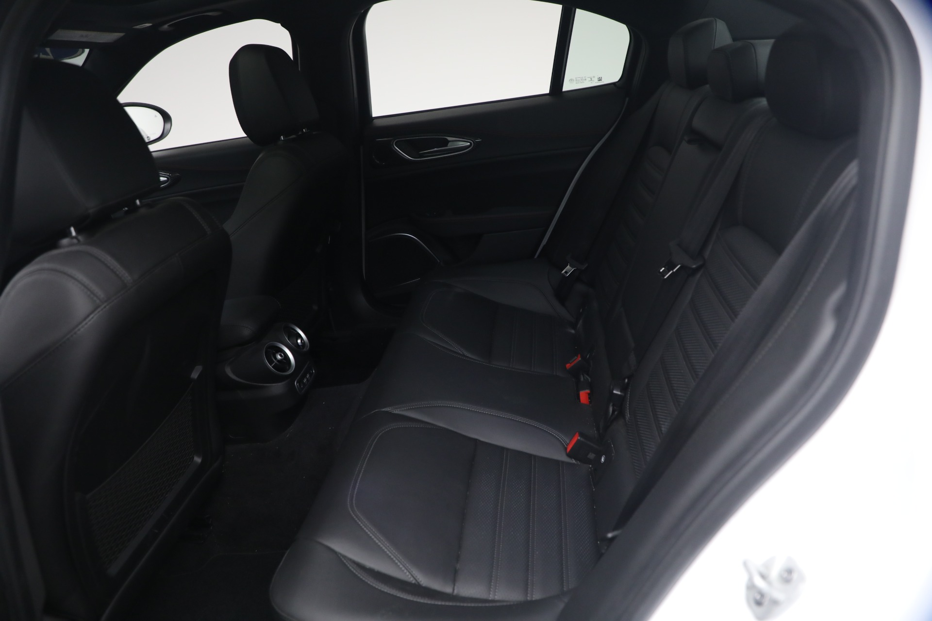 Used-2023-Alfa-Romeo-Giulia-Estrema