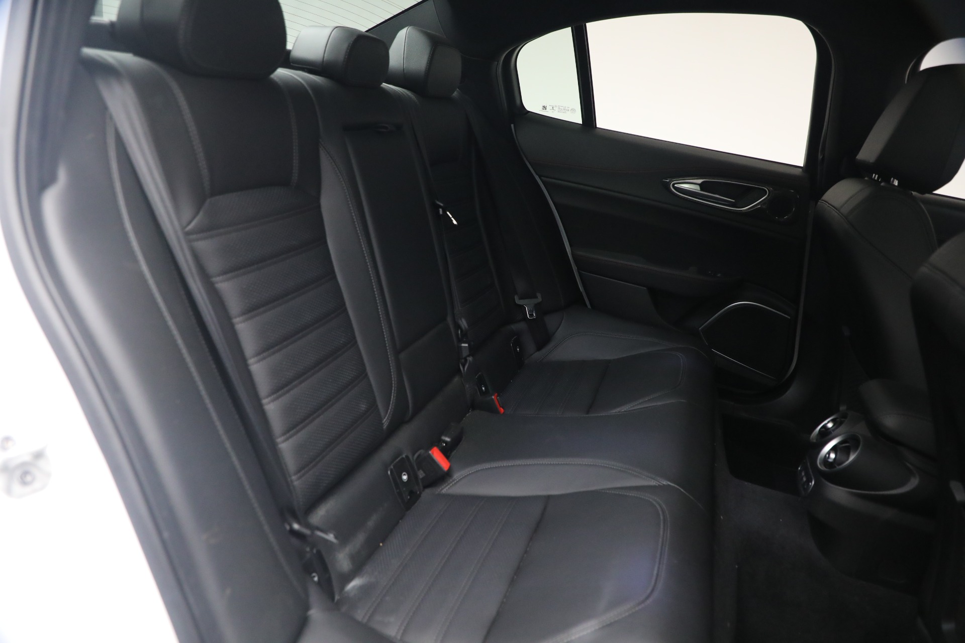 Used-2023-Alfa-Romeo-Giulia-Estrema