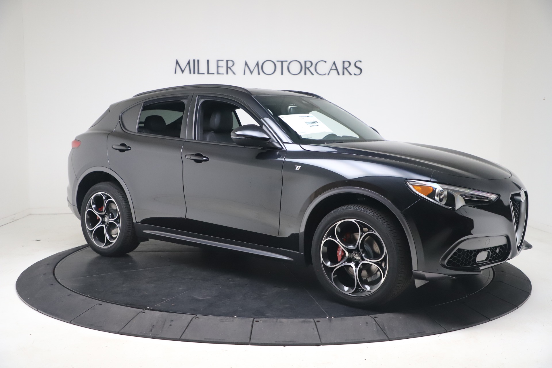 New-2023-Alfa-Romeo-Stelvio-Ti