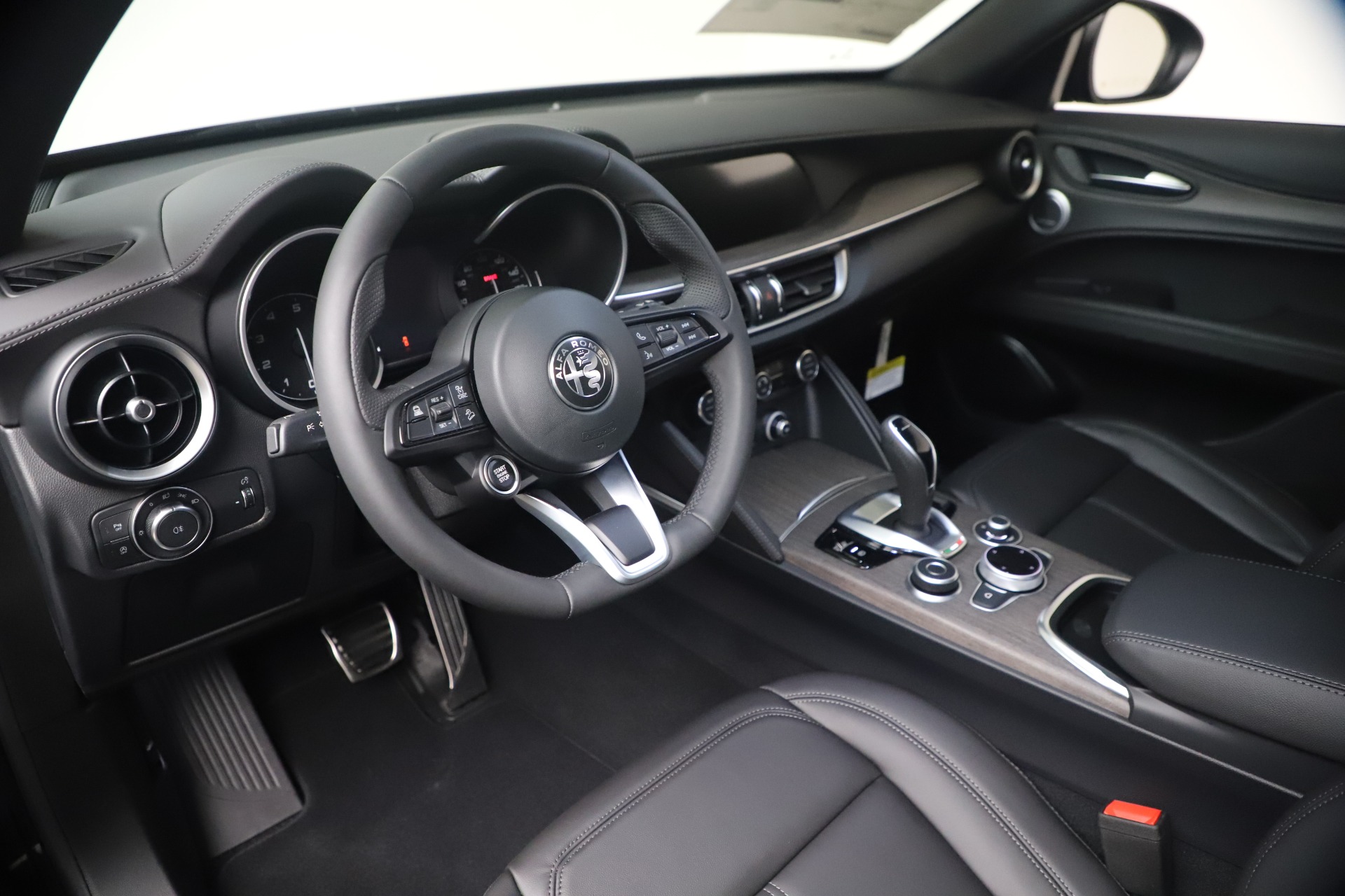 New-2023-Alfa-Romeo-Stelvio-Ti