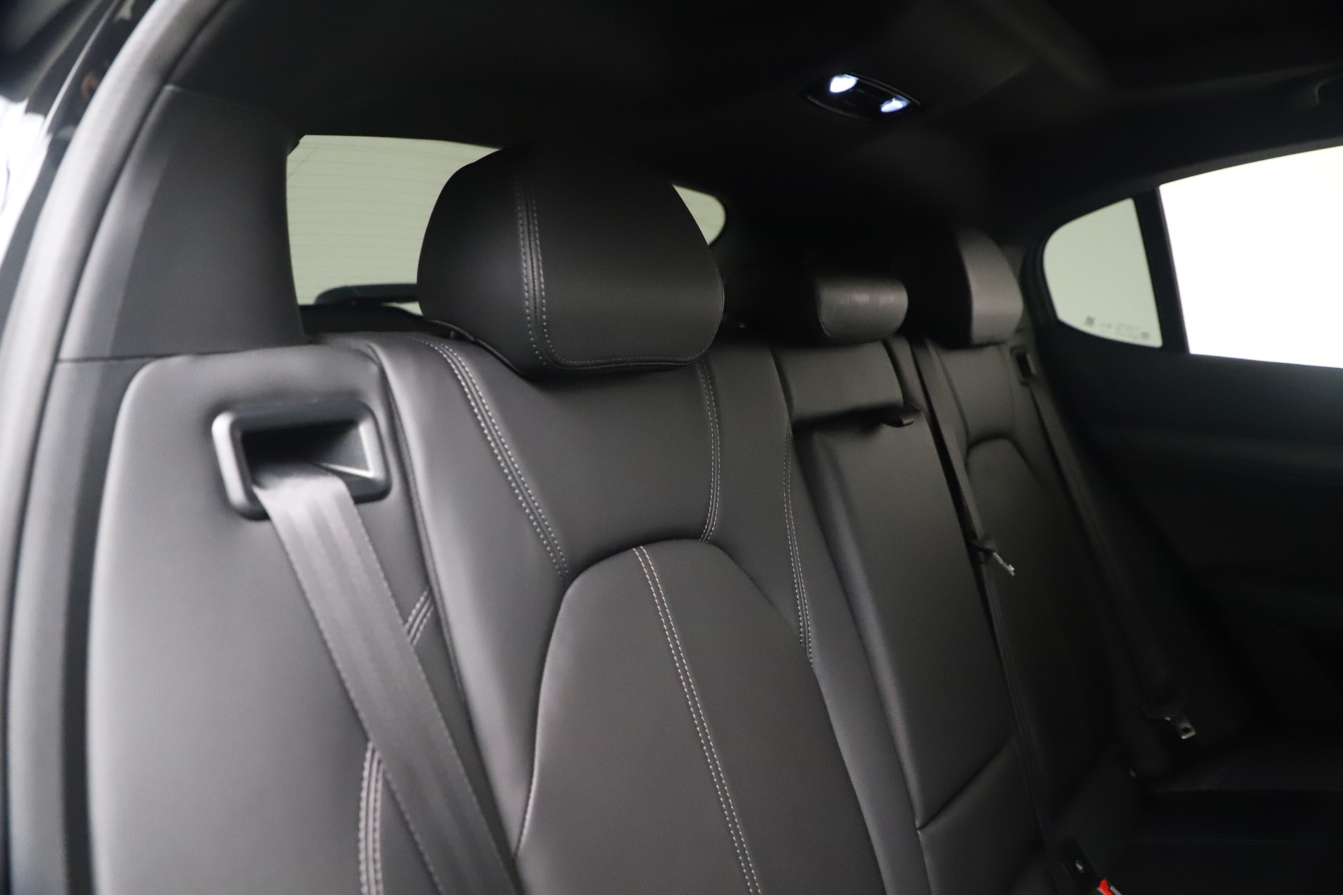 New-2023-Alfa-Romeo-Stelvio-Ti