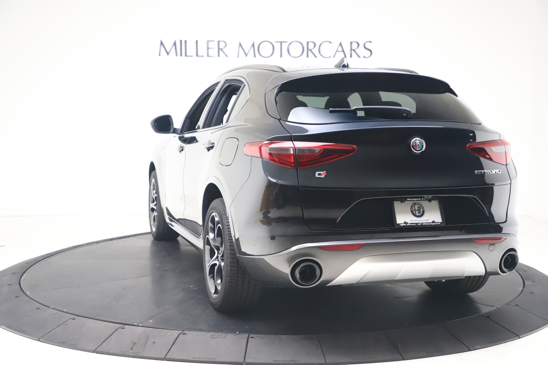 New-2023-Alfa-Romeo-Stelvio-Ti