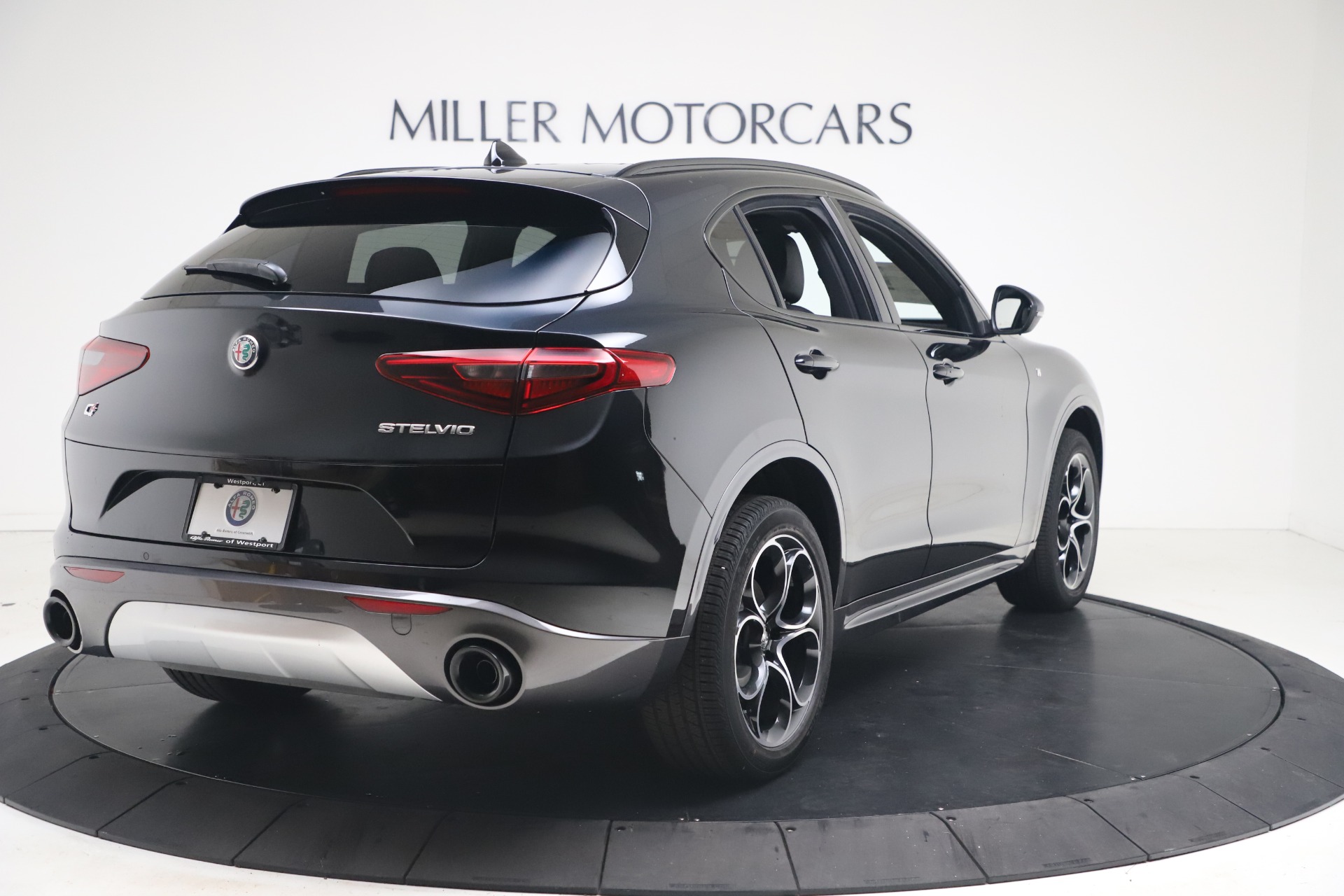 New-2023-Alfa-Romeo-Stelvio-Ti