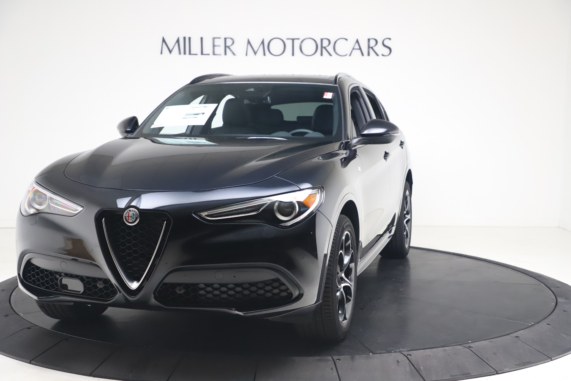 New-2023-Alfa-Romeo-Stelvio-Ti