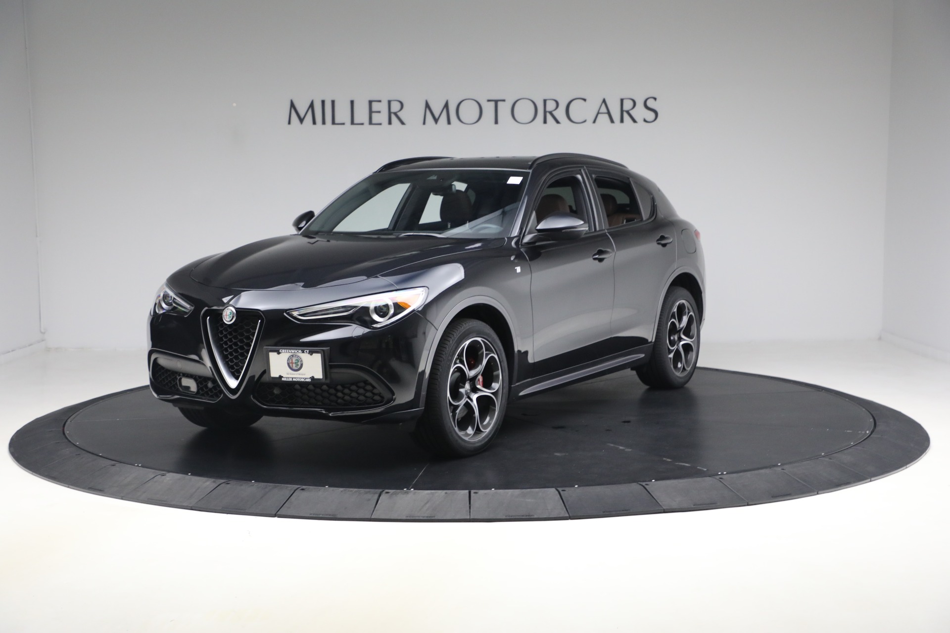 Used-2023-Alfa-Romeo-Stelvio-Ti