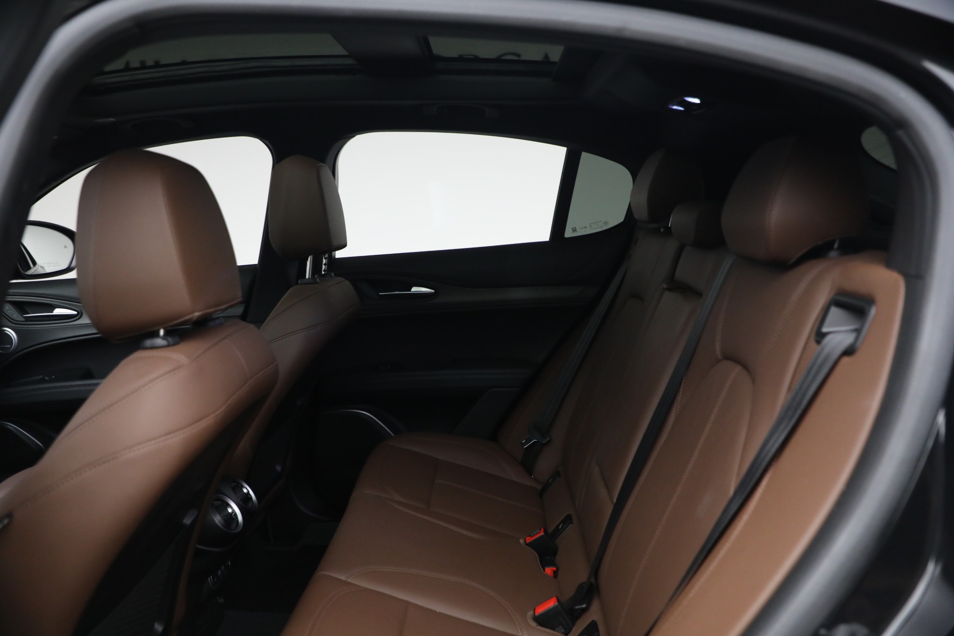 Used-2023-Alfa-Romeo-Stelvio-Ti