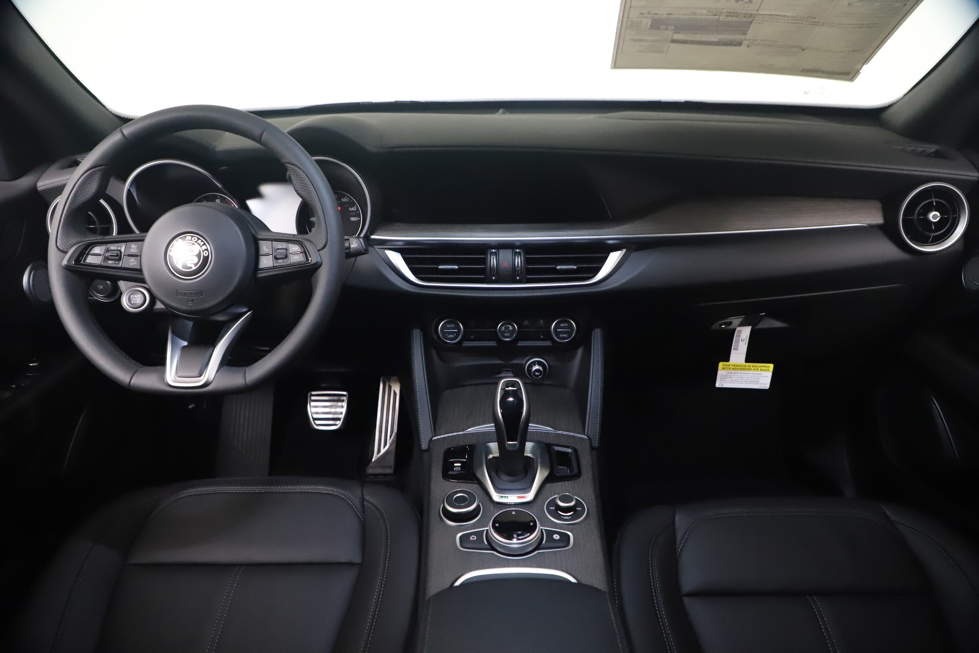 New-2023-Alfa-Romeo-Stelvio-Ti