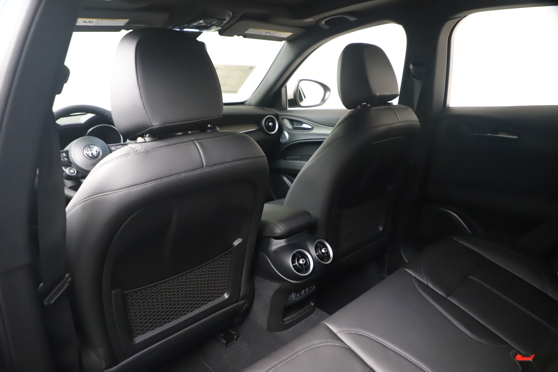 New-2023-Alfa-Romeo-Stelvio-Ti