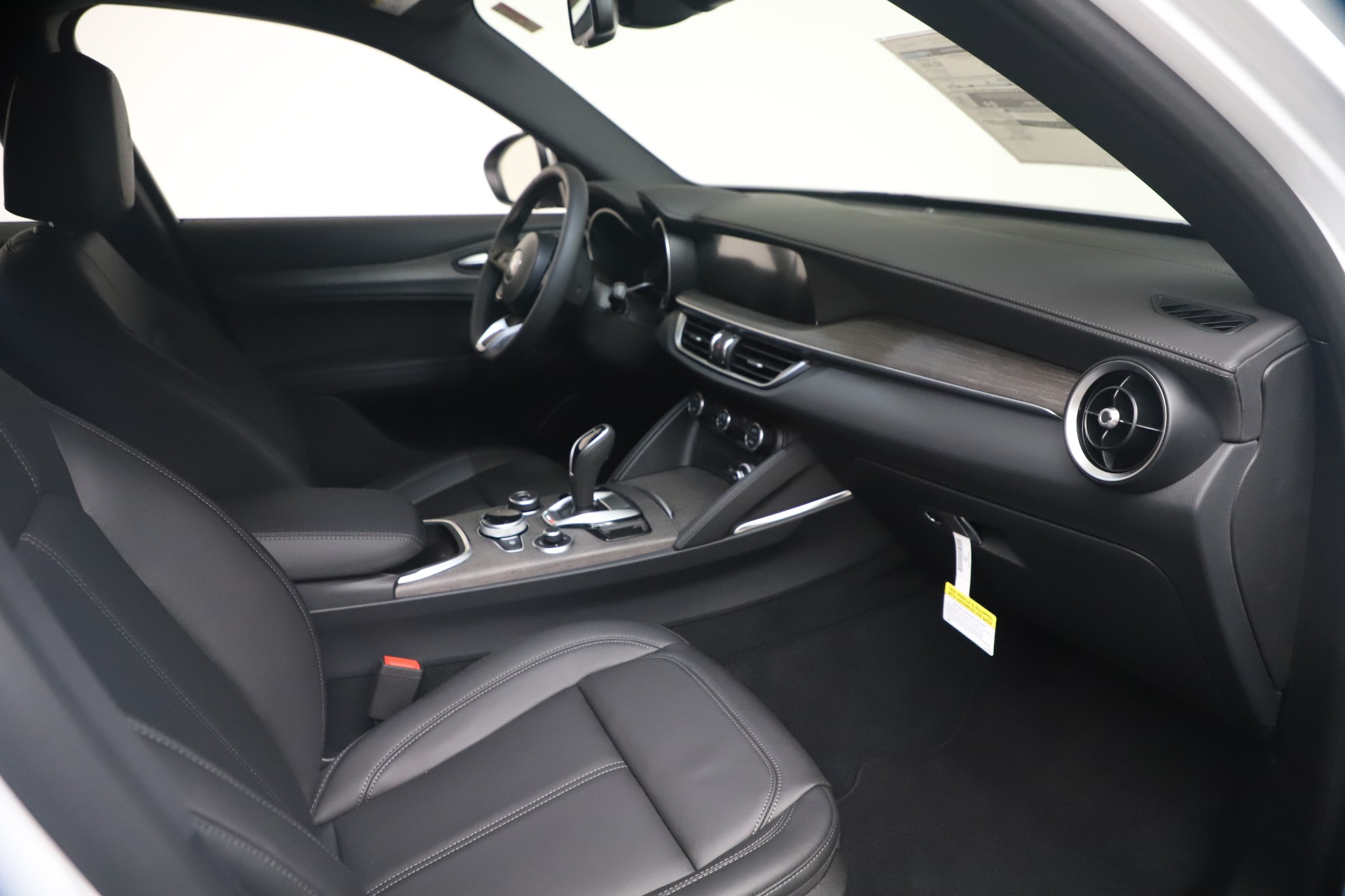 New-2023-Alfa-Romeo-Stelvio-Ti