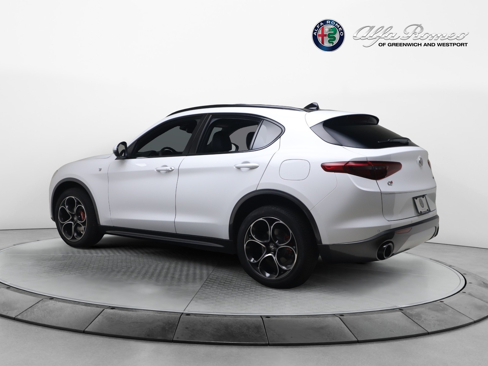 New-2023-Alfa-Romeo-Stelvio-Ti