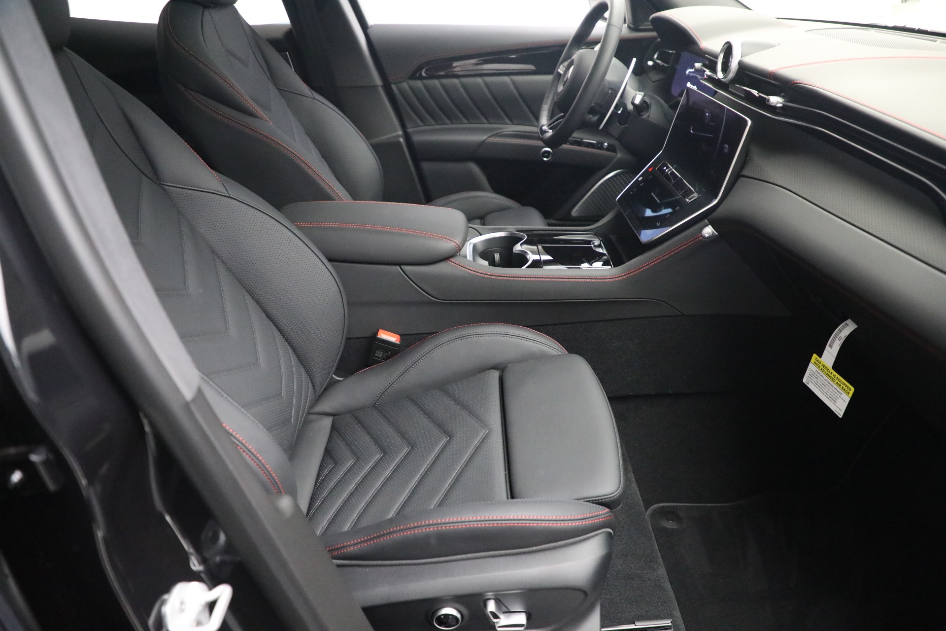 New-2023-Maserati-Grecale-Modena