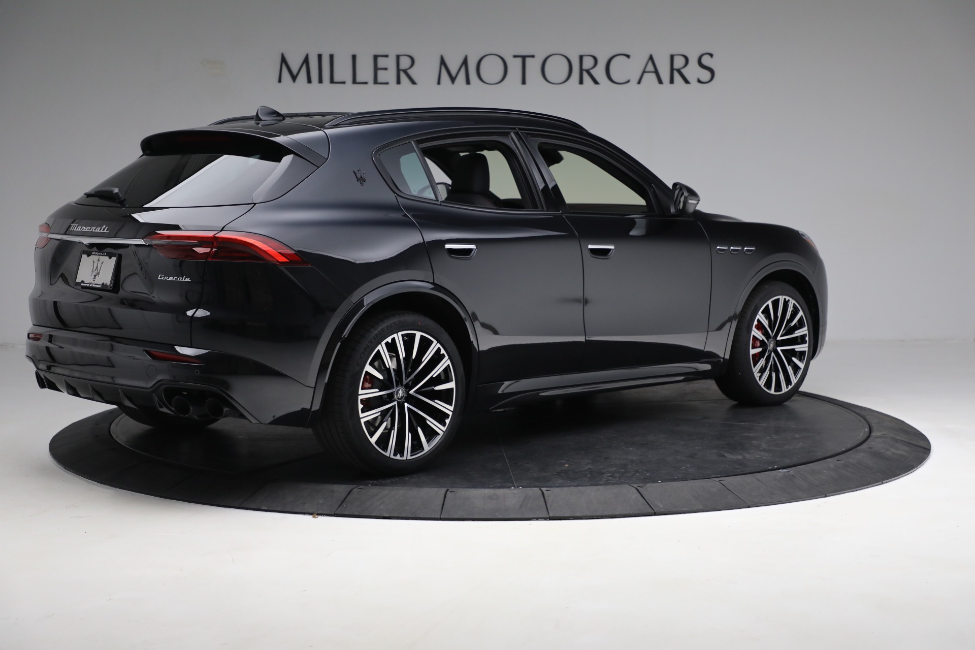 New-2023-Maserati-Grecale-Modena