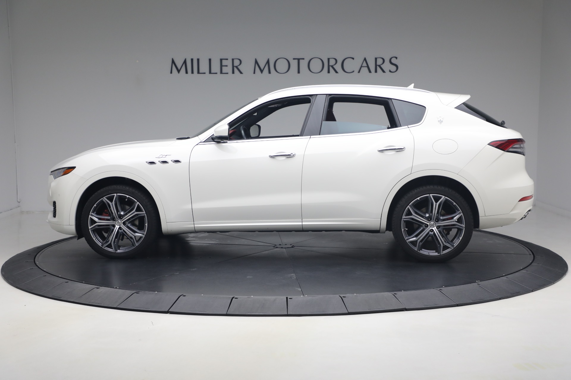 Used-2023-Maserati-Levante-GT