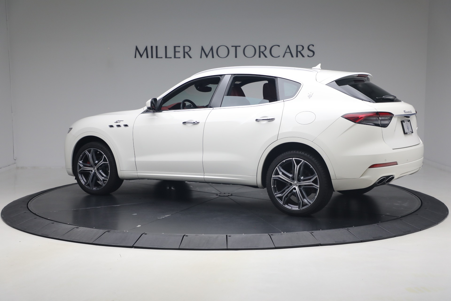 Used-2023-Maserati-Levante-GT